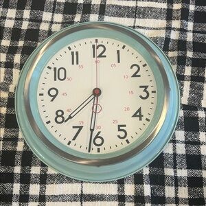 Like New WALL CLOCK Round TEAL w White Face Black Numbers Accent Red Sec Hand